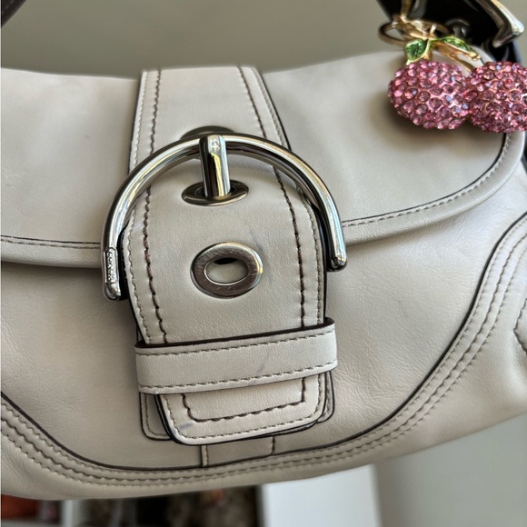 SOLD 🤍🩷 - Picture 4 of 8